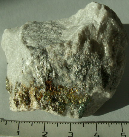 chalkopyrit+magnezit2